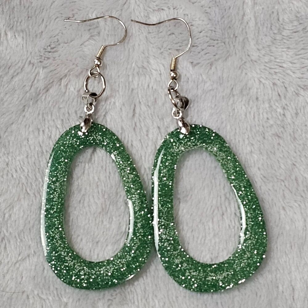 18K White Gold Plated Oval Earrings Green Glitter Acrylic Dangle Drop